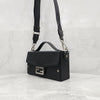FENDI ソフトトランクバゲットメッセンジャークロスバッグ 9111 4912957 [P]