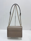 CHANEL エピ・ツイストMMチェーンショルダーバッグ M53754 157117897 [P]