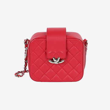 CHANEL Mini Quilted Camera Bag Red A98644 162888565 [P]