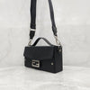 FENDI ソフトトランクバゲットメッセンジャークロスバッグ 9111 4912957 [P]