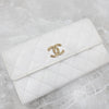 CHANEL Weiße Kaviar Klapp-Geldbörse mit CC-Logo AP3133 8676 163158131 [P]